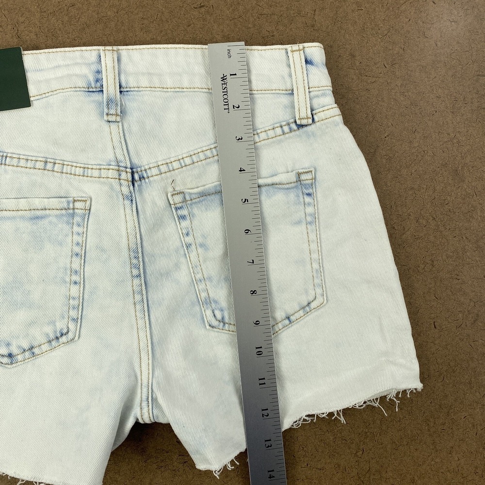 Wild Fable Women's Size 0/25 Light Acid Wash Cut Off Hi Rise Mom Jean Shorts NWT - Picture 8 of 8